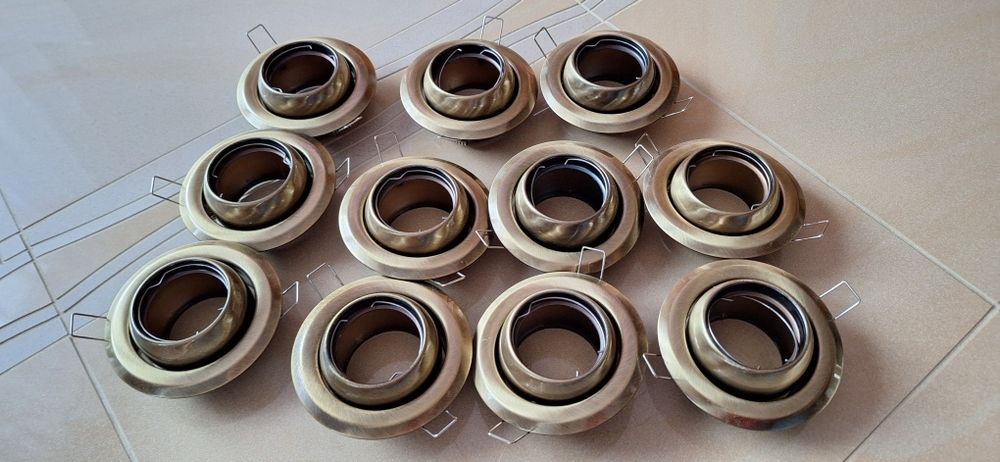 Oprawki Kanlux plus żarówki Led  GU 10