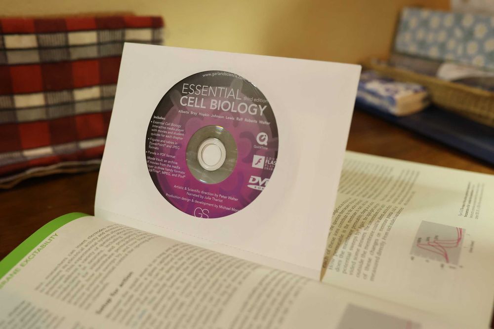 Essential Cell Biology (English) Podręcznik Med. w Języku Angielskim