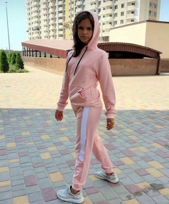 Спортивний костюм для дівчинки Рожевий   р  134  164  176