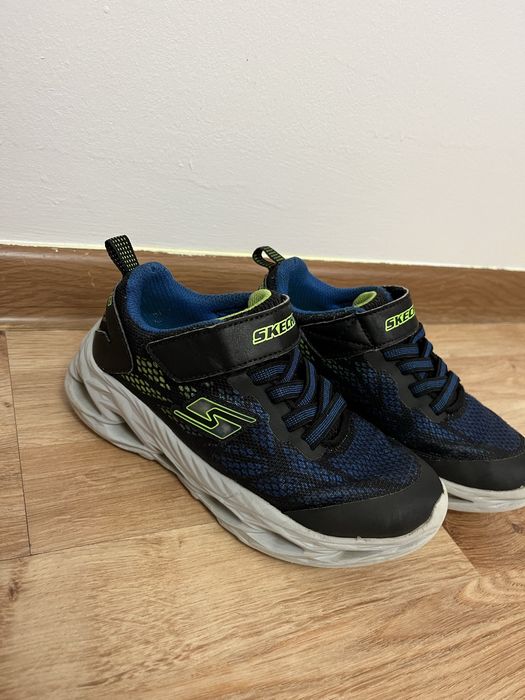 Buty sportowe dla chłopca Skechers 28