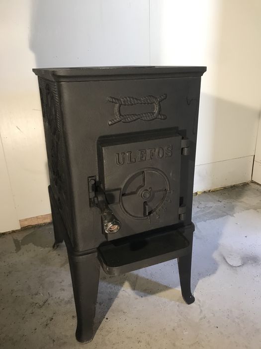 Камин, буржуйка  Jotul, Ulefoss ( Норвегія).