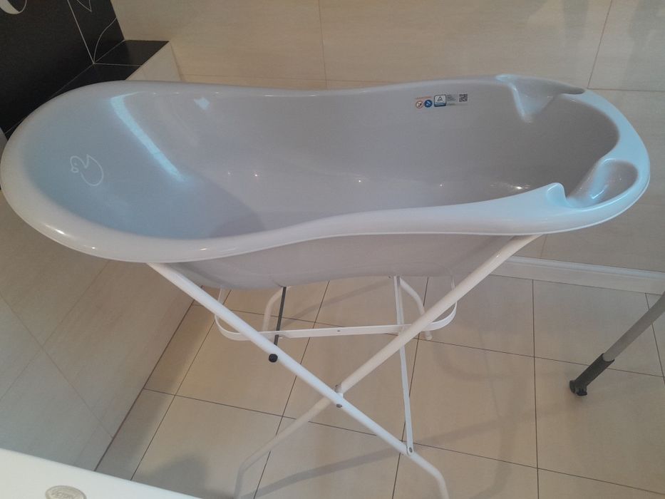 Oddam wanienkę ze stelażem