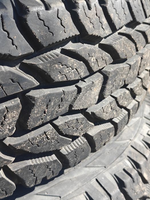 Opony Cooper Discoverer AT3 235/85 r16 2 sztuki bieznik 12mm