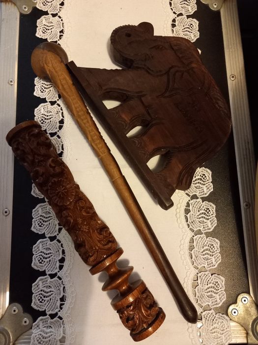Peças em madeira de varios países como se pode ver nas fotos