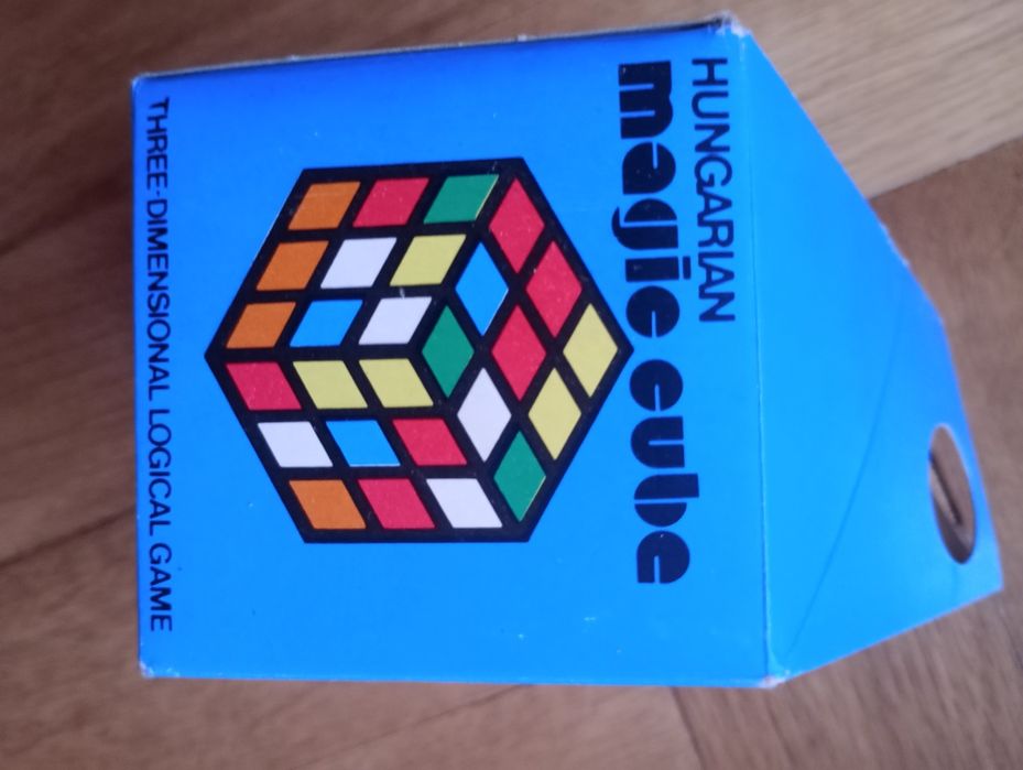 kostka Rubika z początku lat 80. – edycja Hungarian Magic Cube