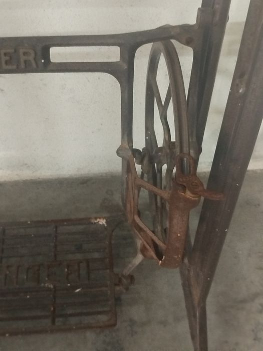 Pé de máquina de costura