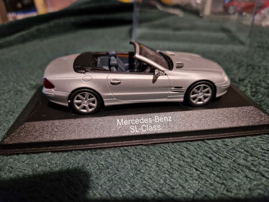 Mercedes Sl (R230) 1:43 minichamps