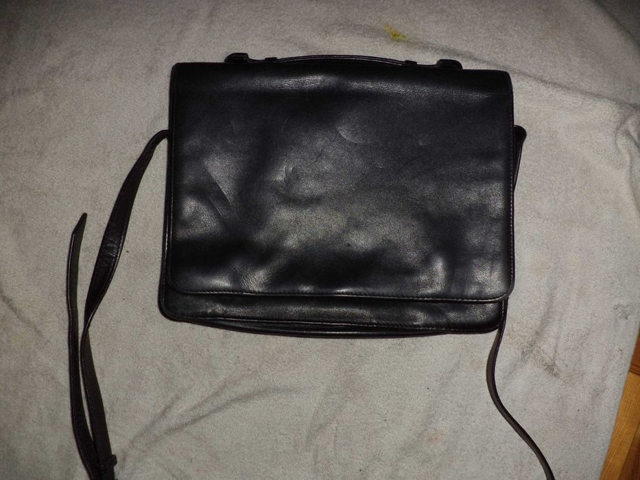 Listonoszka torba na ramie skóra super stan gruba skóra dużo przgrudek