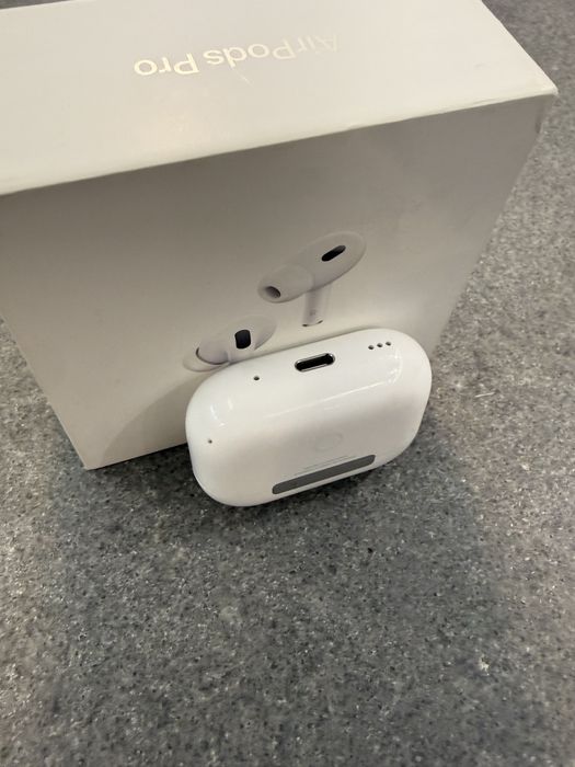 Кейс для навушників airpods 2d generation USB-C