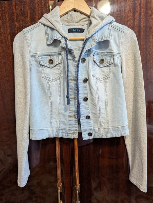 Джинсова куртка 42 р.