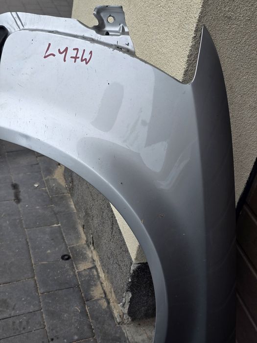 Przód Audi A4 B6 LY7W Europa pas maska  lampy