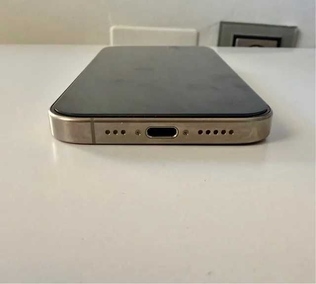 Apple iPhone 15 Pro Natural Titanium