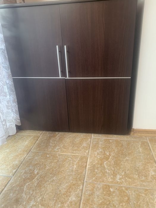 Komoda polka ciemna pojemna z półkami