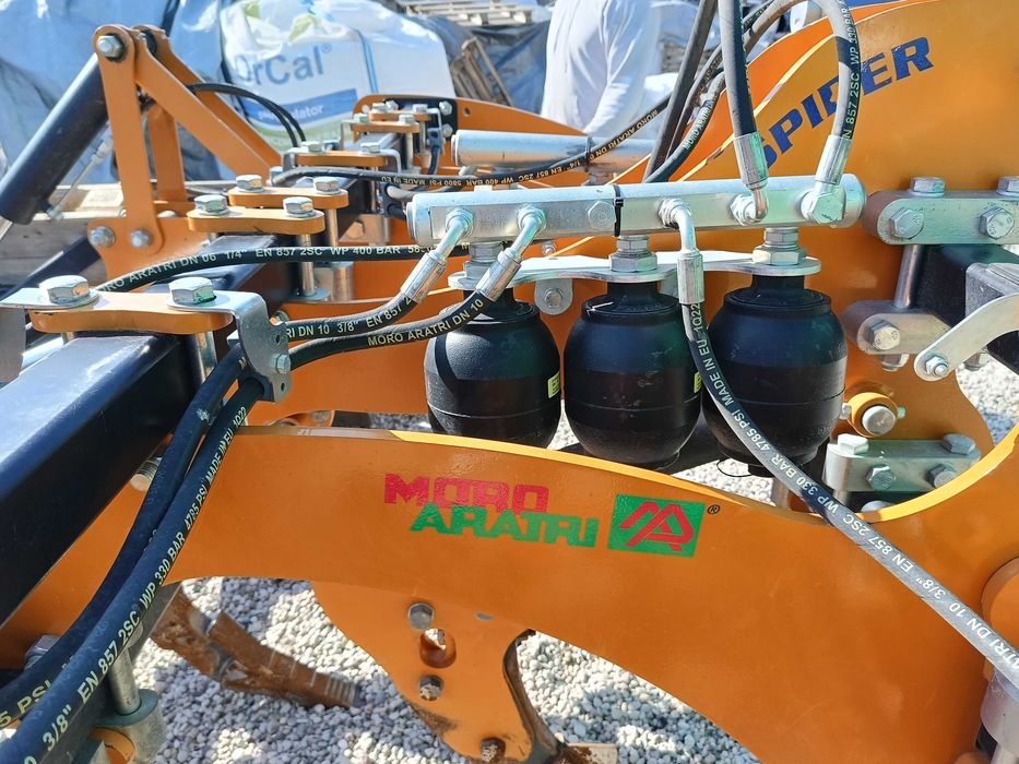 Wynajem maszyny SPIDER 7M300 pług dłutowy