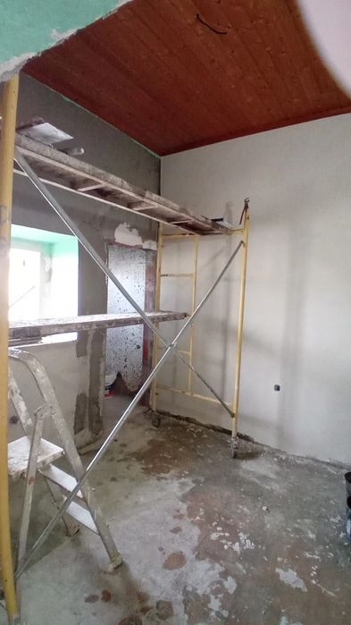 Serviços de pintura e pequenas obras