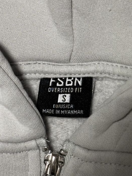 Biała Bluza Chaotic FSBN new yorker