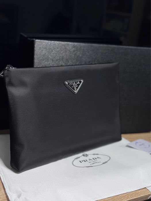 Гаманець чоловічий чорний з нейлону на блискавці Prada