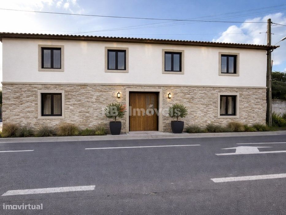 Propriedade com 14 840 m2 c/ Moradia p/ recuperar - Abrantes
