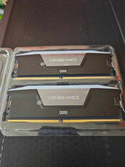 32GB DDR5 Corsair RGB