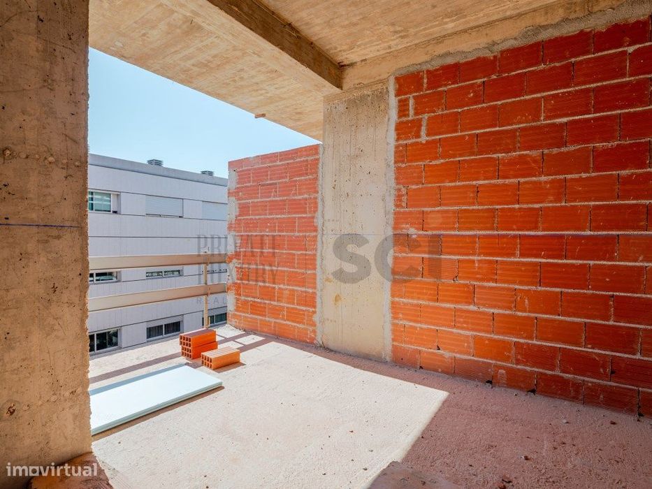 Apartamento T3, 2 lug. parqueamento e terraço em Portimão