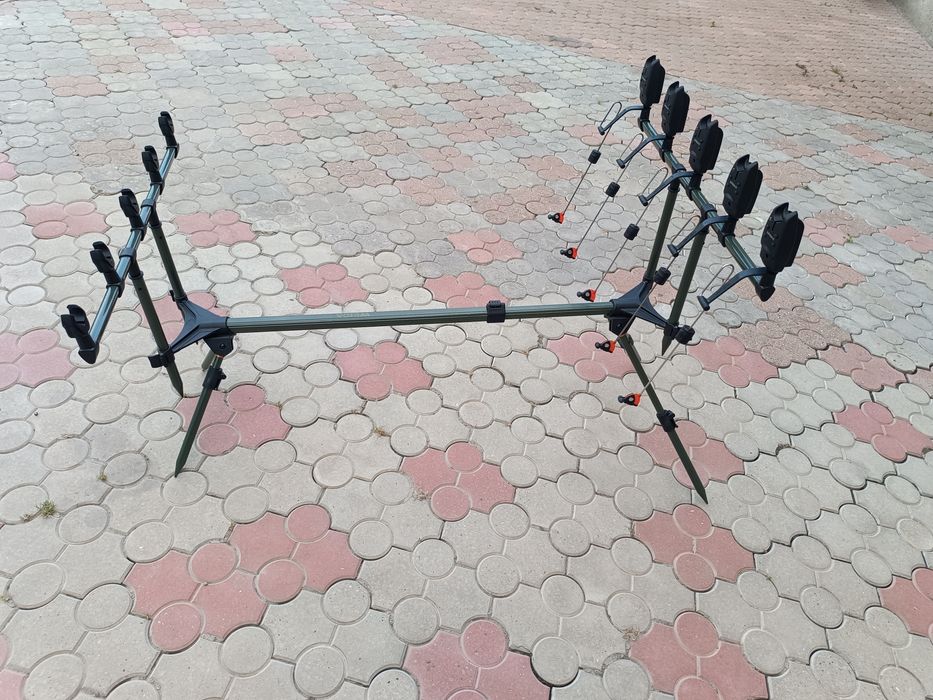 Набір Род под на 5 удилищ.Сигналізатори 5шт,свінгера 5шт ,рогачі 5шт