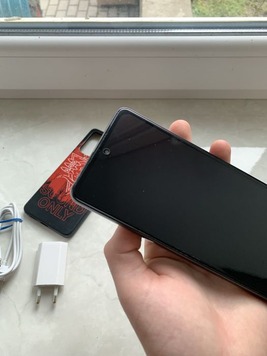 Samsung  a53 5g 128gb на экране защитное стекло