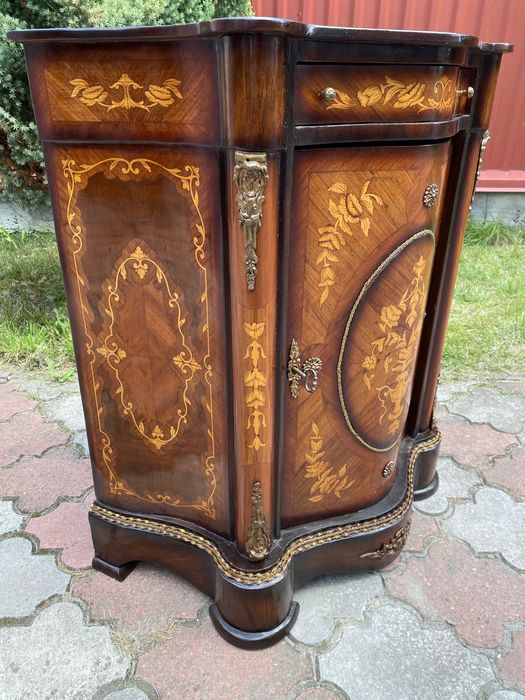 Тумба Італія АМПИР