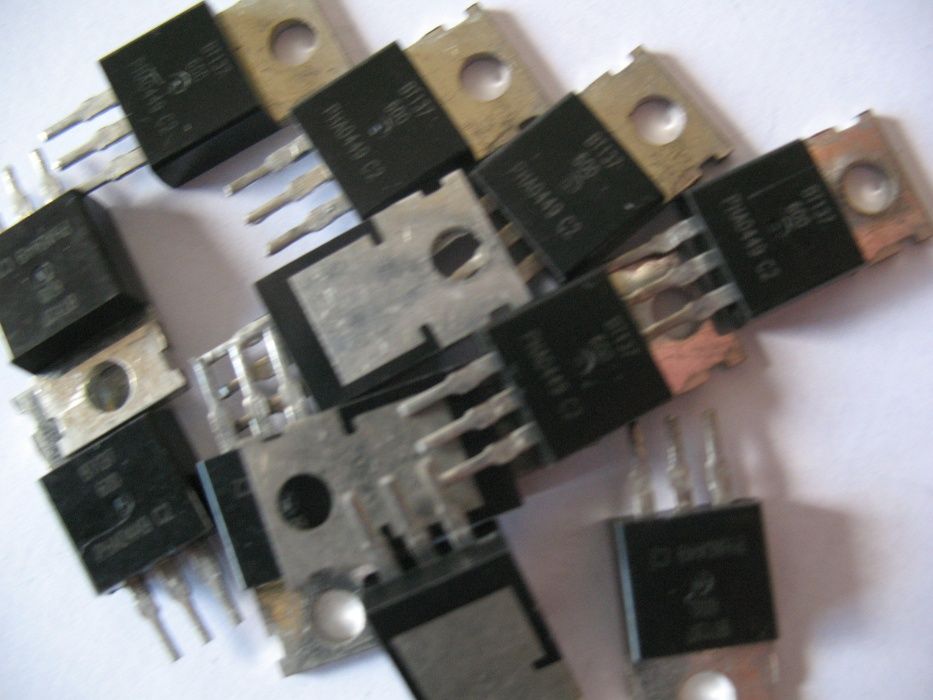 КУ202А, ВТ137, Д815Б, 0.47мкф х 630В.