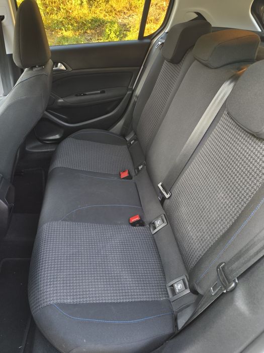 Peugeot 308 — fotografia 5