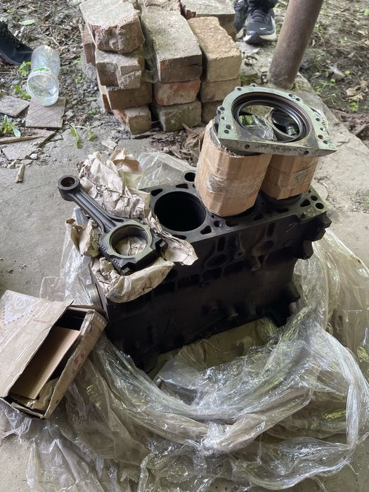 Блок двигуна на  гольф 2