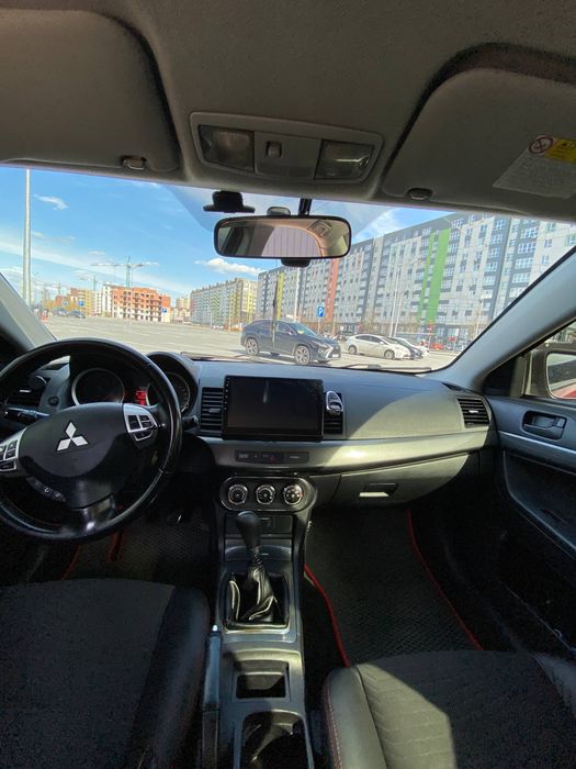 Mitsubishi Lancer X 2011