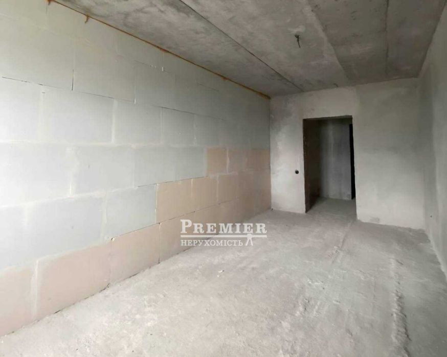 Простора 2-к квартира 86 м² в новобудові. Індивідуальне опалення!