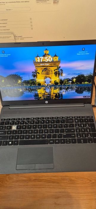 Laptop HP 255GB, Ryzen 3 5300U, 8GB RAM, WINDOWS 11 HOME, 4 RDZENIE