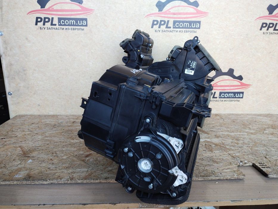 Ford Fusion 2012- Корпус печки DG9H-19B555-AH