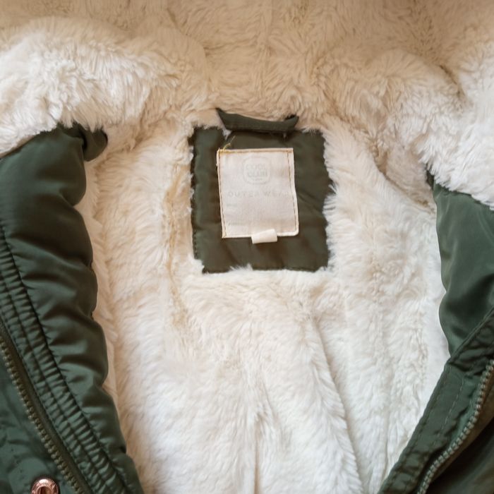 Ciepła kurtka dla dziecka zielona z futerkiem kaptur wzrost 86 cm