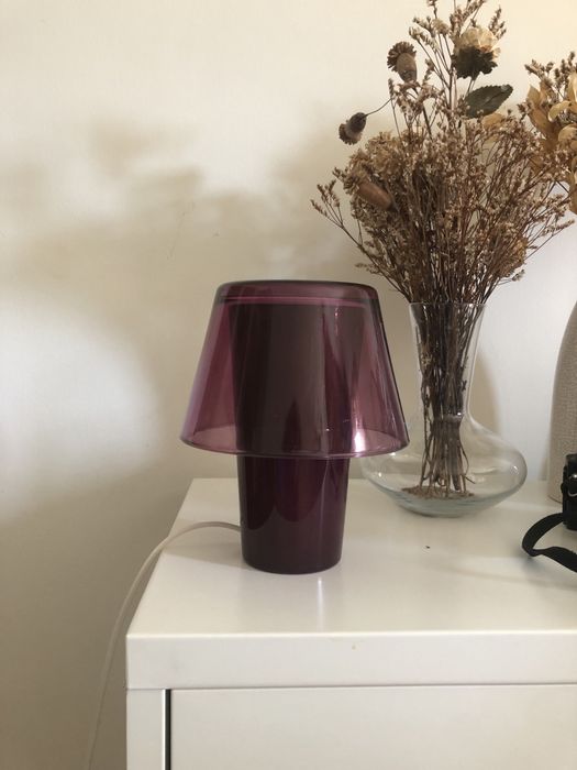 Candeeiro roxo de vidro