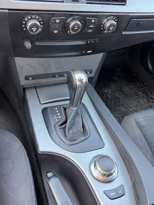 BMW E61 2.0 163km/duża navi/xenon/automatyczne wycieraczki/pdc