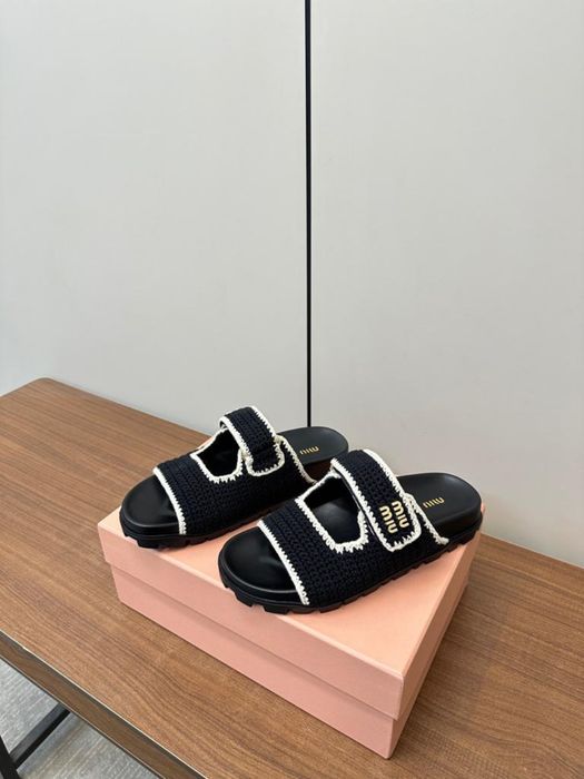 Klapki Miu Miu black