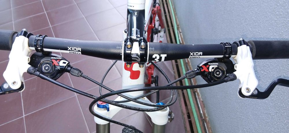 Bicicleta cube AMS Pro roda 26"