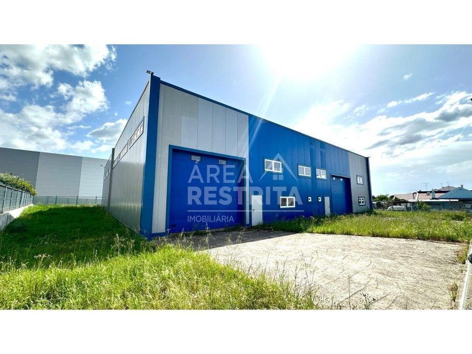 Armazém com 1074m² (terreno 2257 m2) - Montijo (junto à A33, A12, A...