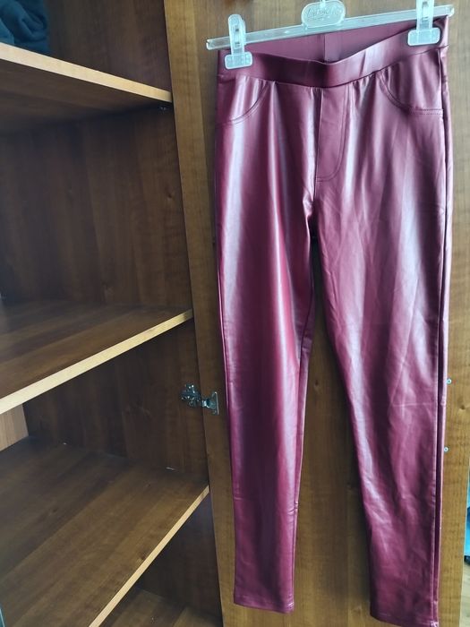 Legginsy bordowe z ekoskory
