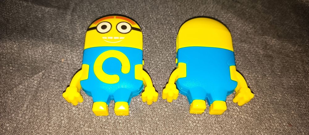 Плеер новый с наушниками Миньоны