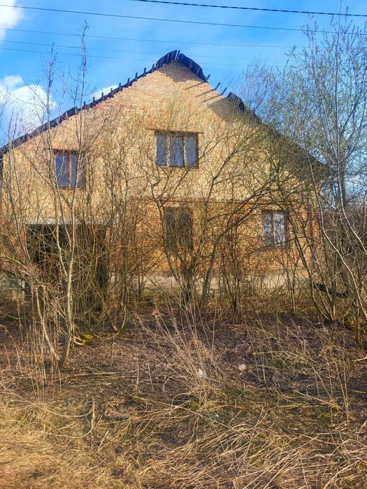 Продам будинок з великою ділянкою
