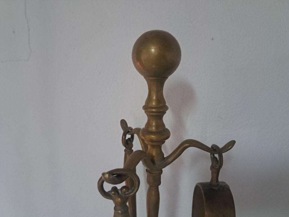 Conjunto de lareira em latão