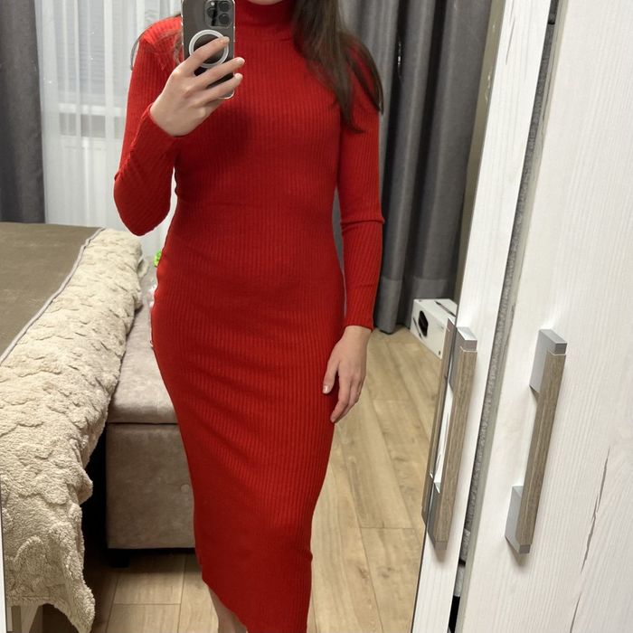 Жіноче тепле плаття, сукня довжини моді