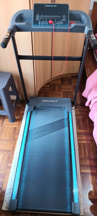 Electric treadmill in excellent condition503204401749708800