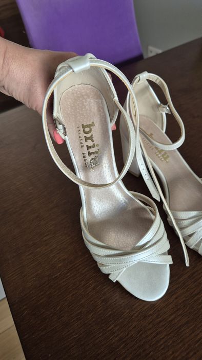 Buty ślubne Brilu, NOWE, 38 ecru z lekkim połyskiem