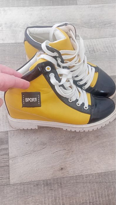 Черевики жіночі