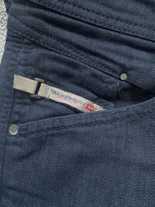 Spodnie jeansowe damskie DIESEL jeansy straight granatowe 29x34