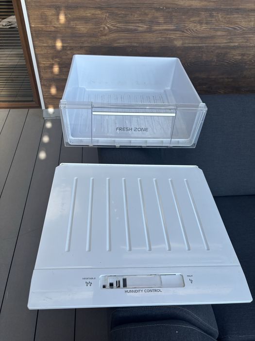 Szuflada Fresh Zone z kontrolą wilgotności Hotpoint Ariston